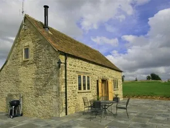 Calcot Peak Barn - Image 1