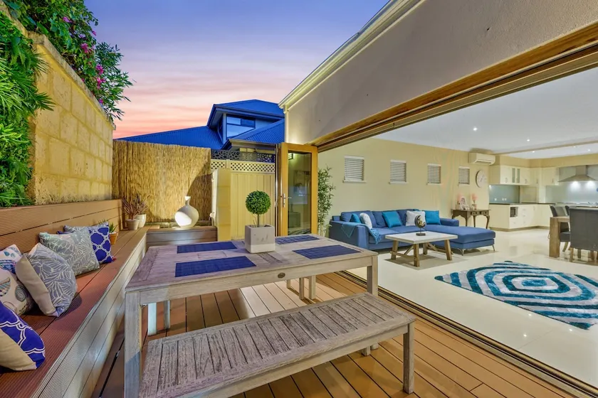 Sorrento Beach Manor - Image 1