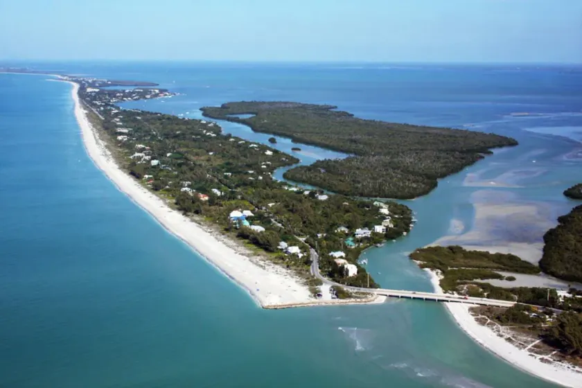 South Seas Beach Cottage - Image 1
