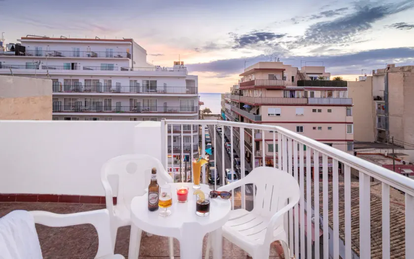 Hostal Lido - Image 1