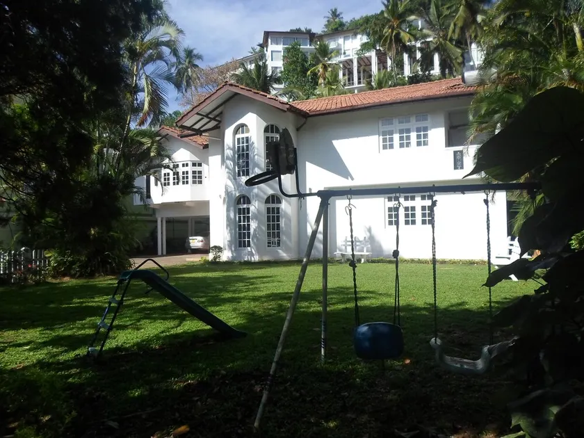 Kandy Green View Bungalow - Image 1
