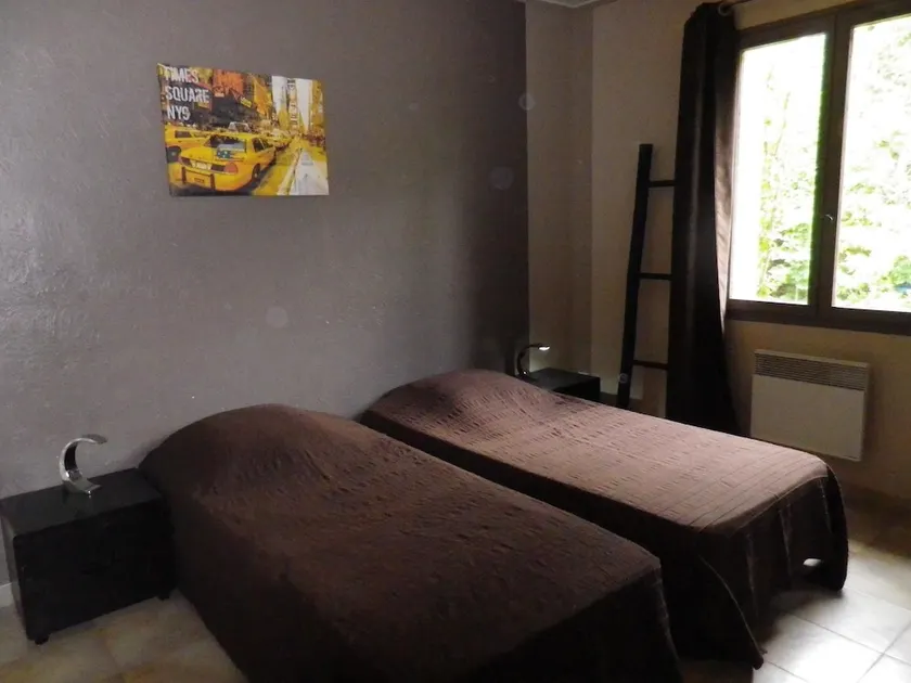 Villa With 3 Bedrooms in Taillades, With Wonderful Mountain View, Priv - Image 1