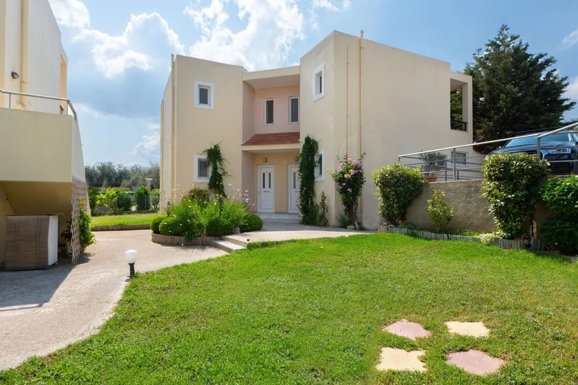 Hidden Garden Apartments - Image 1