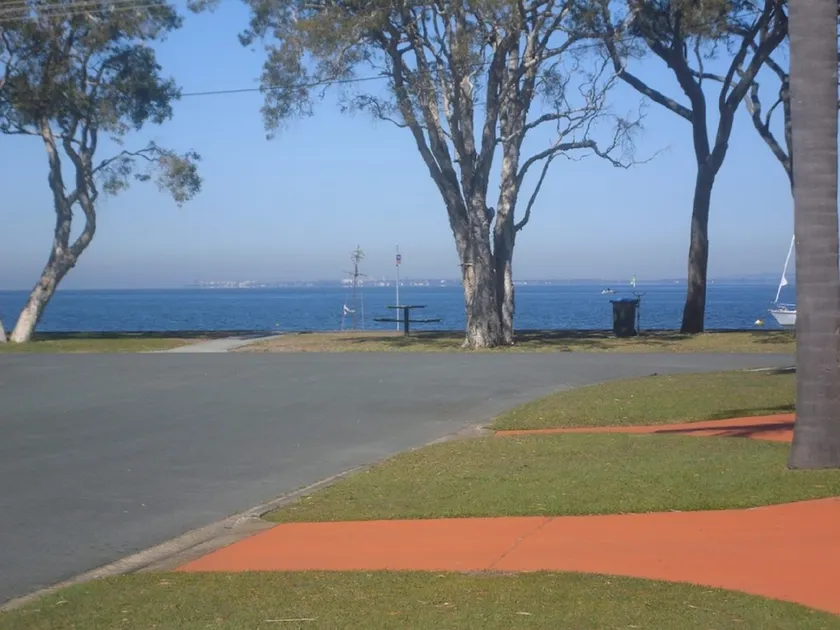 Immaculate First Floor Waterfront Unit - Welsby Pde, Bongaree - Image 1