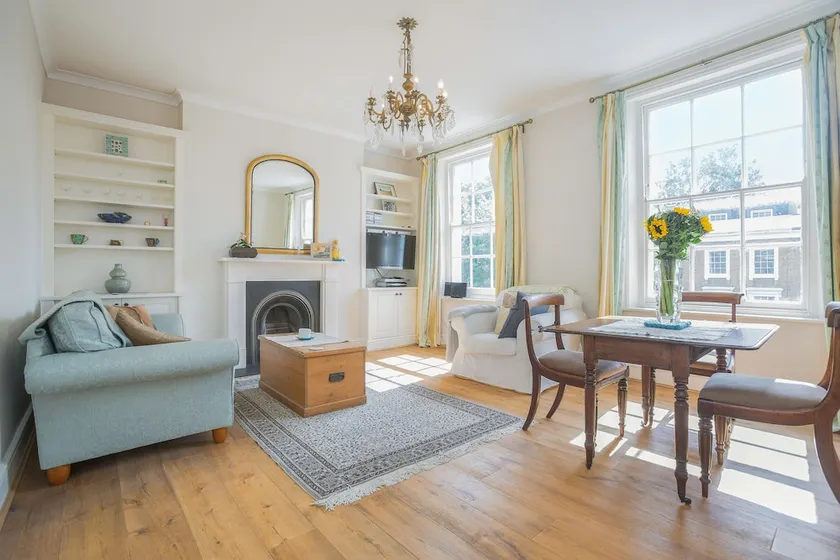 Vintage Regents Park Apartment - Image 1