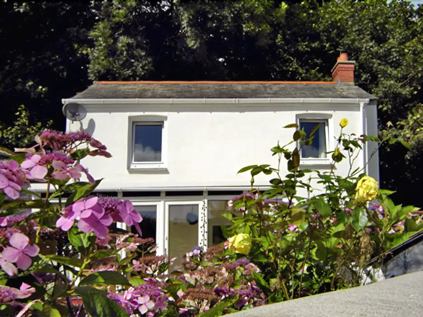Coachman's Cottage - Image 1