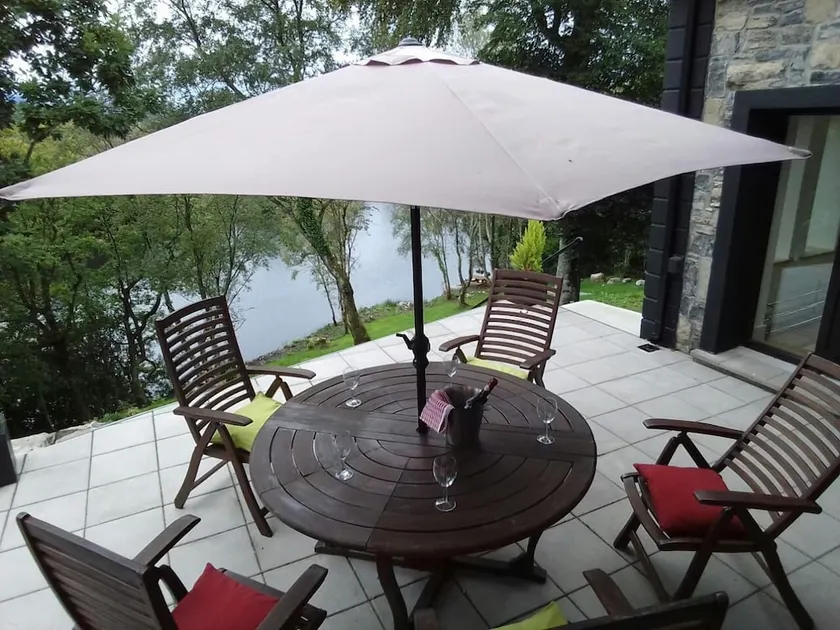 Coill Maher Lake House - Image 1
