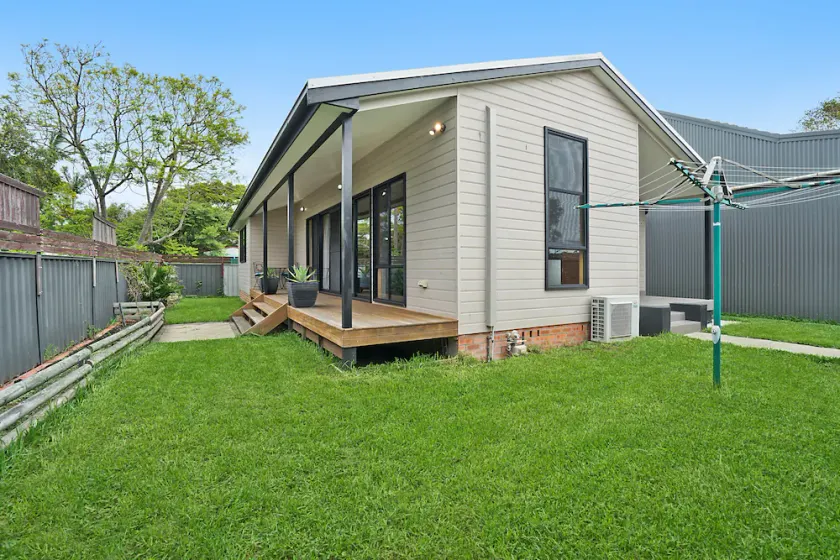 Newcastle Short Stay Apartments - Glebe Road Adamstown - Image 1