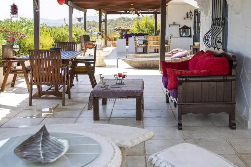 Comfy Triplex Near Beach With Garden in Bodrum - Image 1