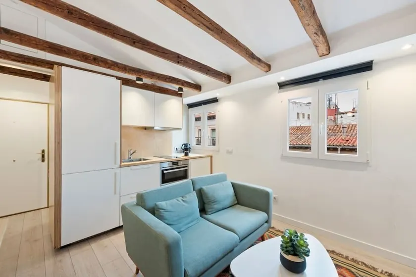 Charming Loft in La Latina, Close to City Centre - Image 1