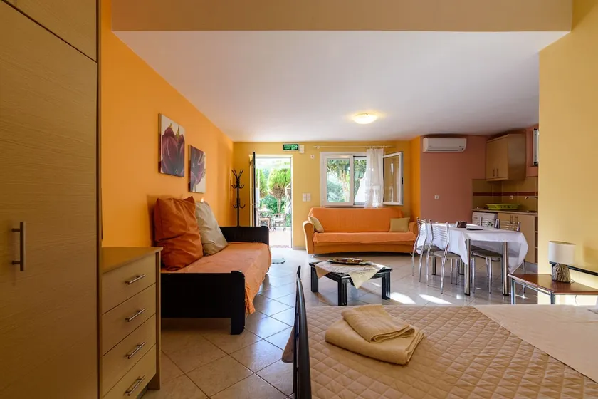 Kyparissia Garden Retreat - Sunny Master Suite - Image 1