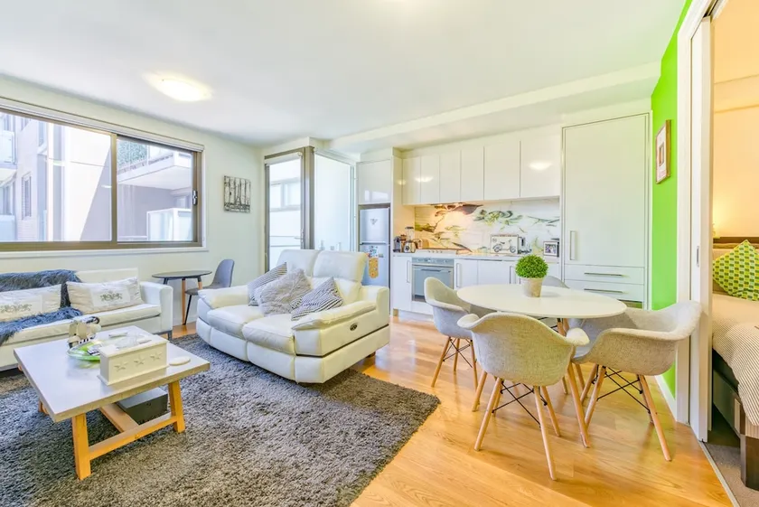 Fitzroy lifestyle 1 bed with pool, spa, sauna & gym - Image 1