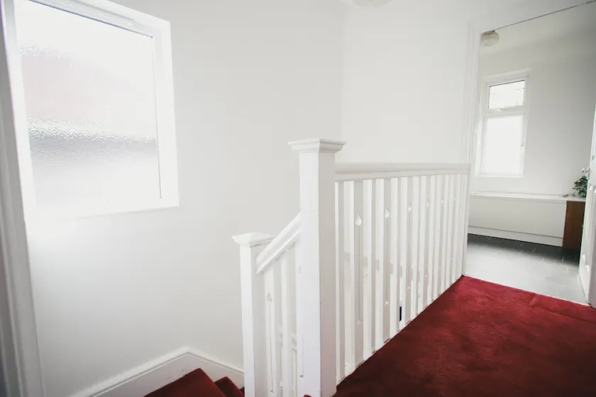 Short Stay Bristol - Court House - Image 1