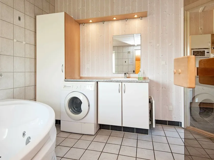 Beautiful Holiday Home Near Juelsminde With Sauna - Image 1