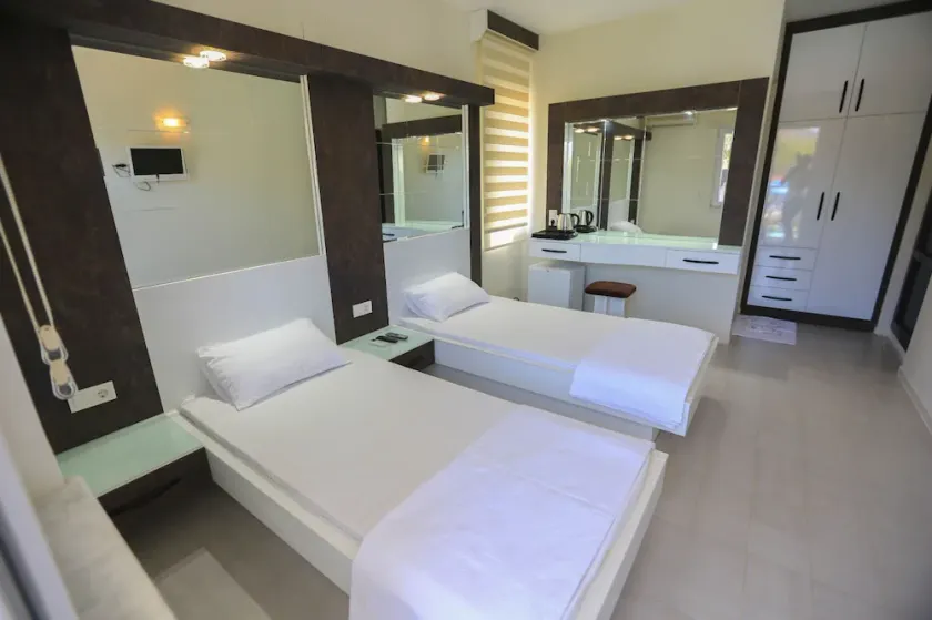Hotel Albos - Image 1