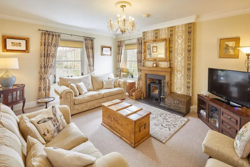 Host Stay Apartment 7 Sneaton Hall - Image 1