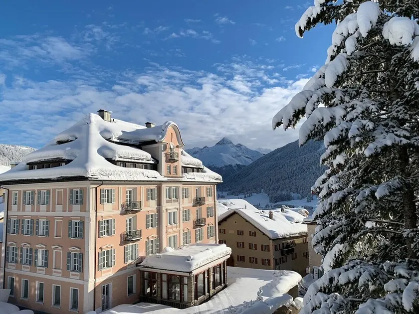 Hotel Engiadina - Image 1