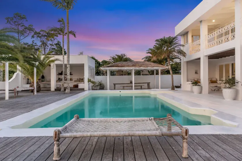 Your Luxury Escape - Bisque House - Image 1