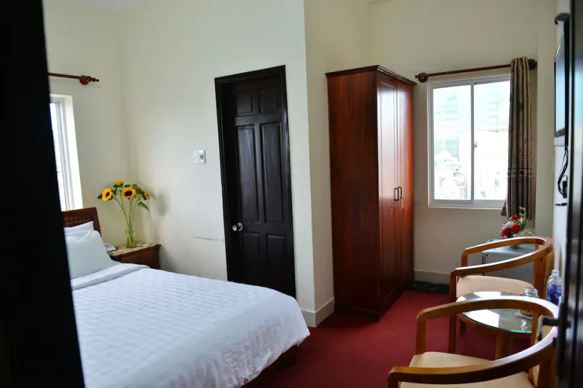 Oc Tien Sa Hotel - Image 1