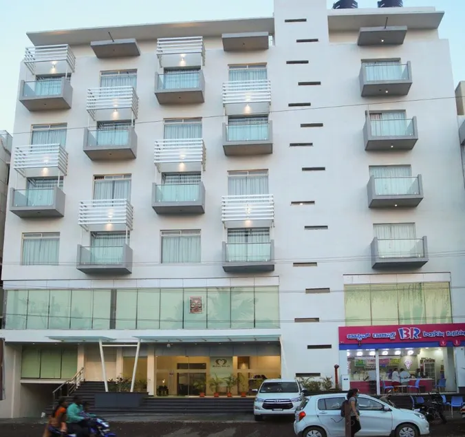 Hotel Milan - Image 1