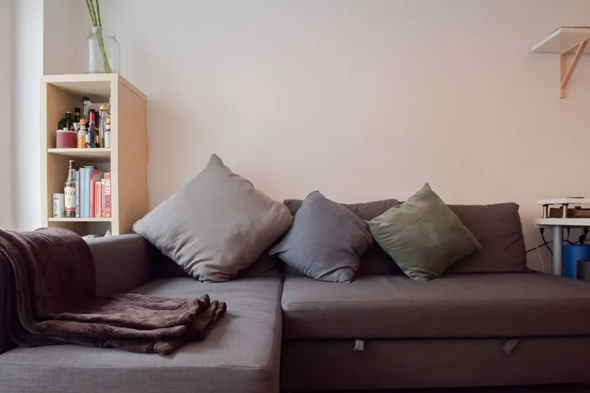 Cozy Modern Apartment In East London - Image 1