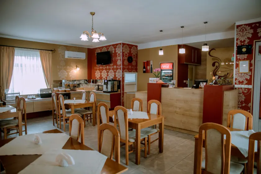 Motel S3 - Image 1