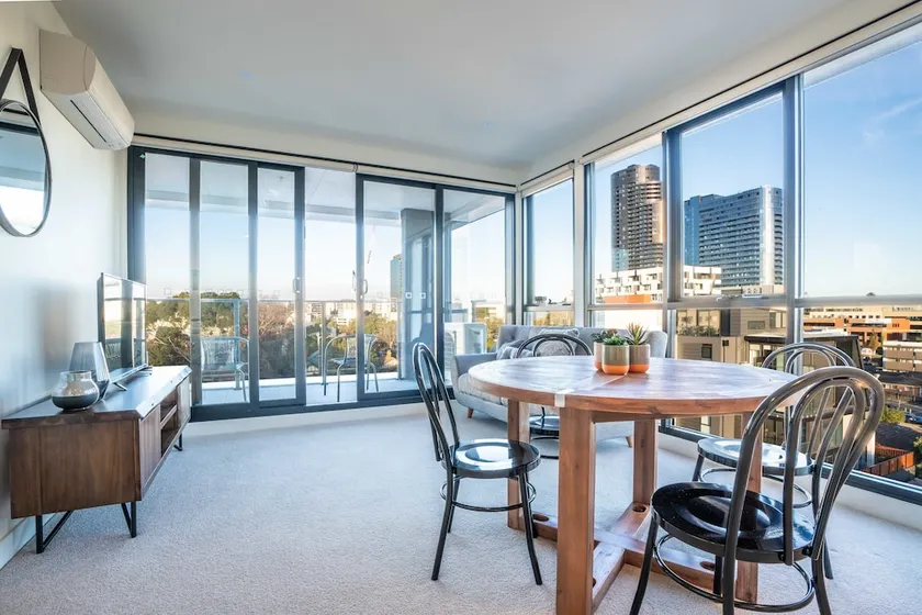 Poplar Apartments - Image 1