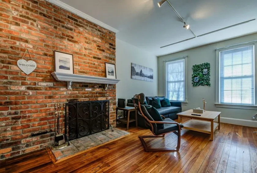 3BR Colonial House w/Parking by CozySuites - Image 1
