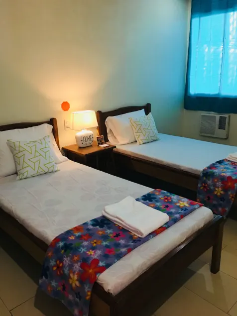 Joyful Island Hostel Cebu City - Image 1