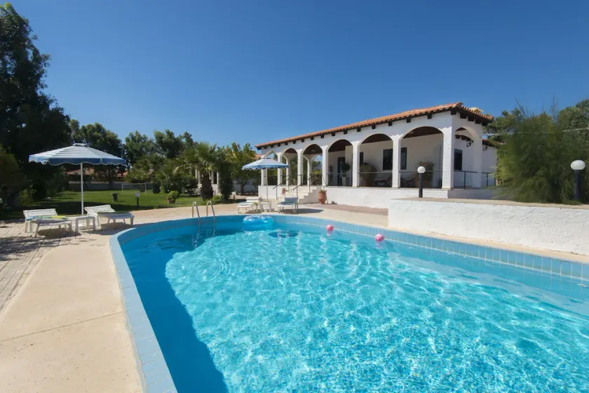 Minas Villa - Image 1