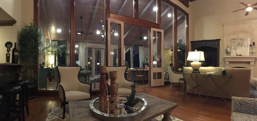 Louisiana Cajun Mansion Bed And Breakfast - Image 1