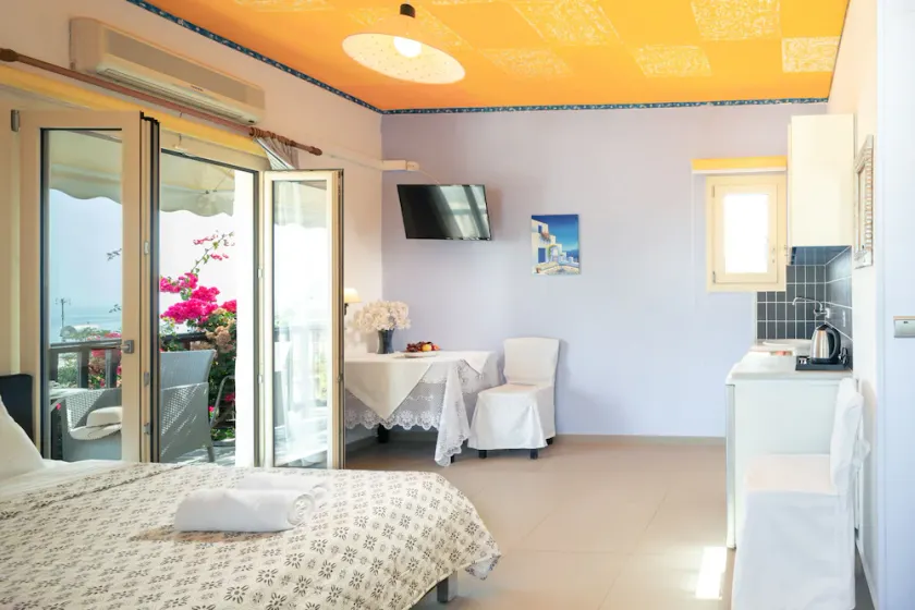 Room-master Suite Complex With Pool and - Image 1