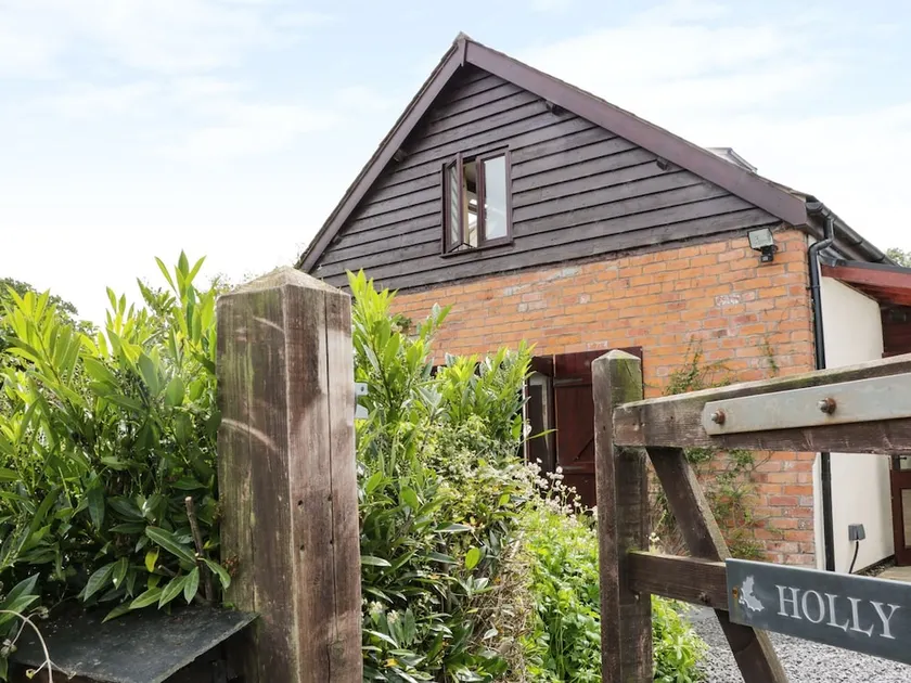 Holly Cottage - Image 1