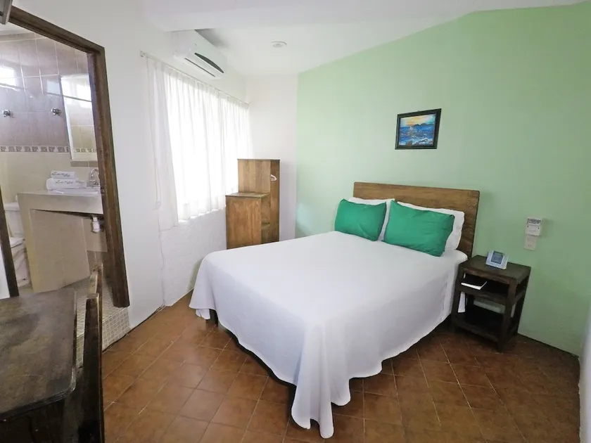 Hotel Puerto Piedra - Image 1
