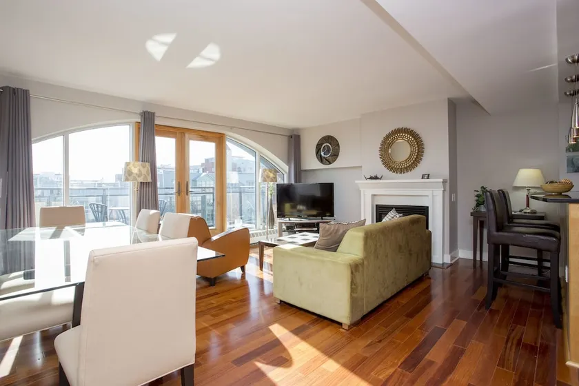 Moore Suites - Bishop's Landing - Image 1