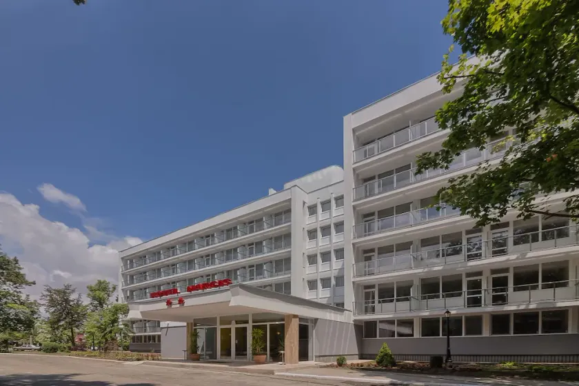 Hotel Narcis - Image 1