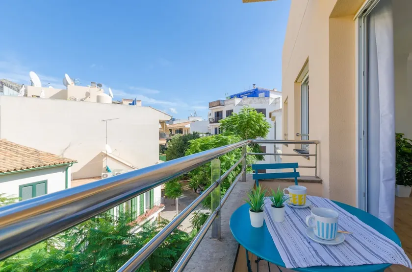 YourHouse Jumas - Image 1