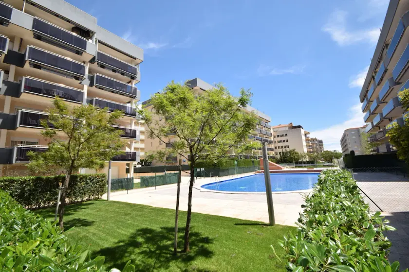 Nova Pineda Family Apartments - Image 1