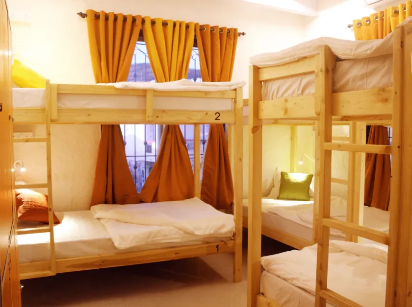 Cohostel - Image 1