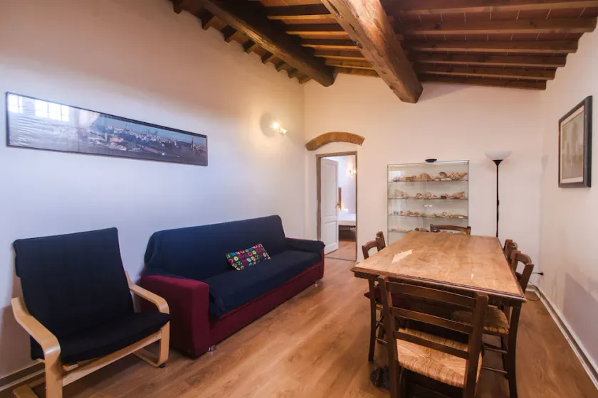 Lovely Apt 3min Walk to Ponte Vecchio - Image 1