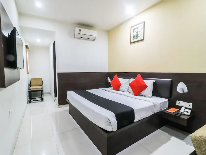Capital O Hotel Krishna - Image 1