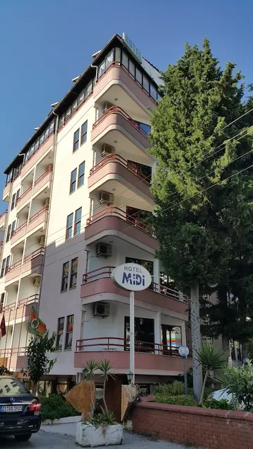 Hotel Midi - Image 1