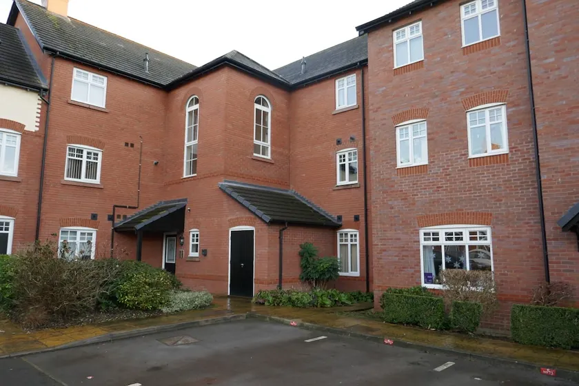 Family Friendly Apartment in Nantwich With Free Wifi & Netflix - Image 1