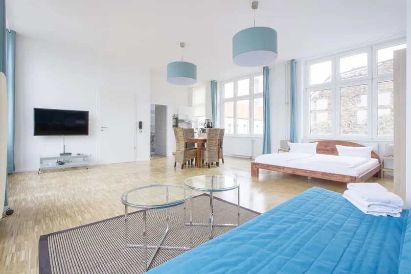 Primeflats - Lofts am Flugfeld Tempelhof - Image 1