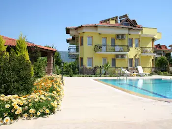 Aisha Apart Hotel - Image 1