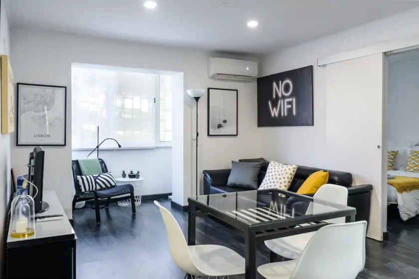 01 Nice Flat by Olivais - Image 1