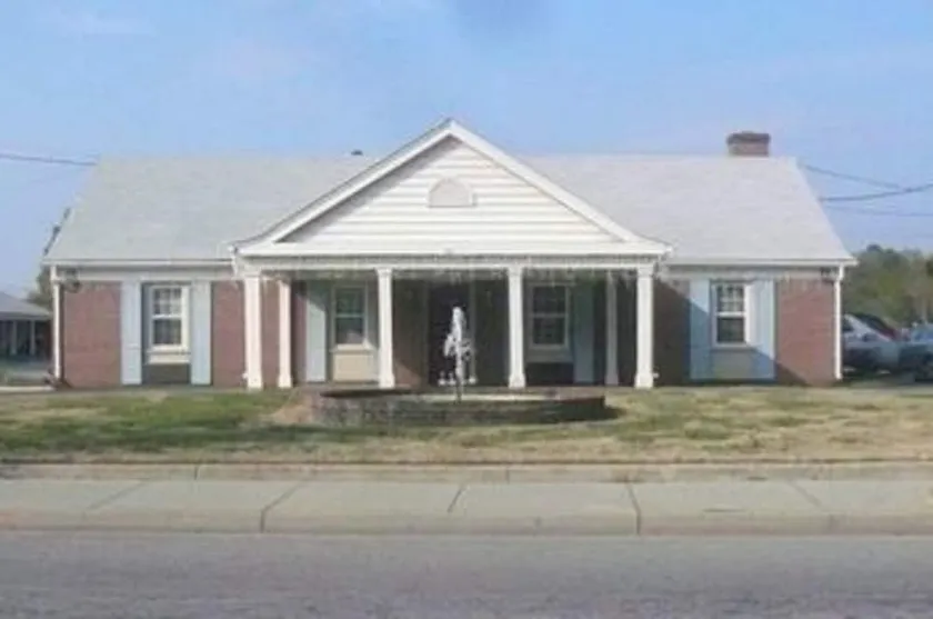 Wedgewood Motor Inn - Image 1