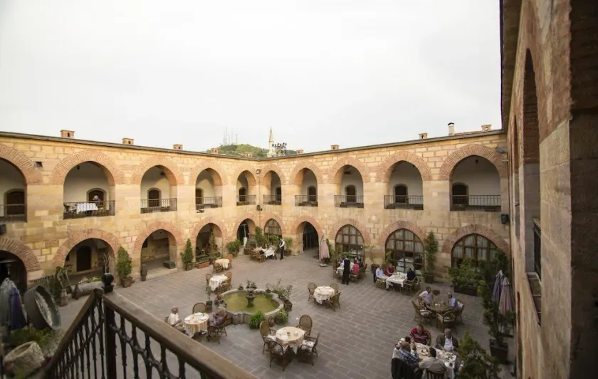 Kursunluhan Hotel - Image 1