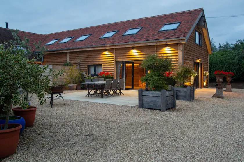 Owl Barn in Oxford With 5 Bedrooms and 5 Bathrooms - Image 1