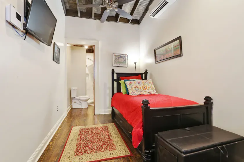 2038 Iberville Studio Rear 2BD - Image 1